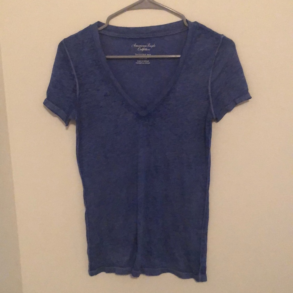AE short sleeve v-neck tee